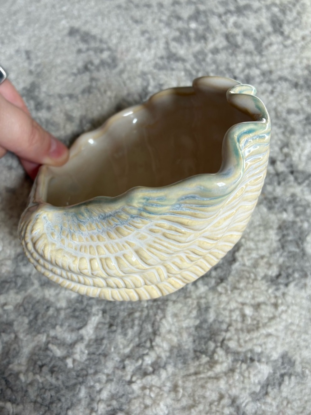 Home studio Ceramic Shell Bowl - Picture 3 of 8